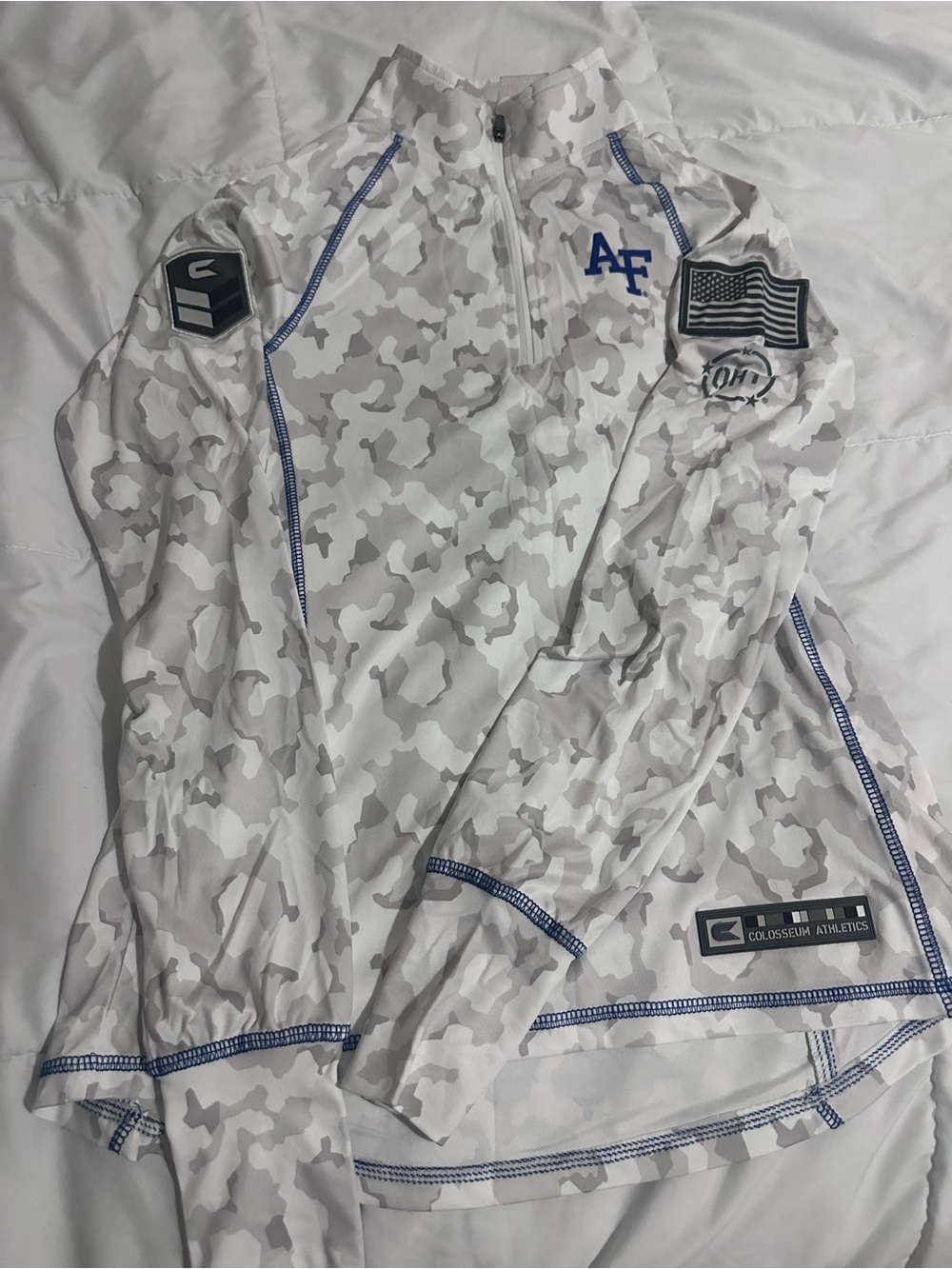 Colosseum White and Gray Camo Quarter-Zip Pullover